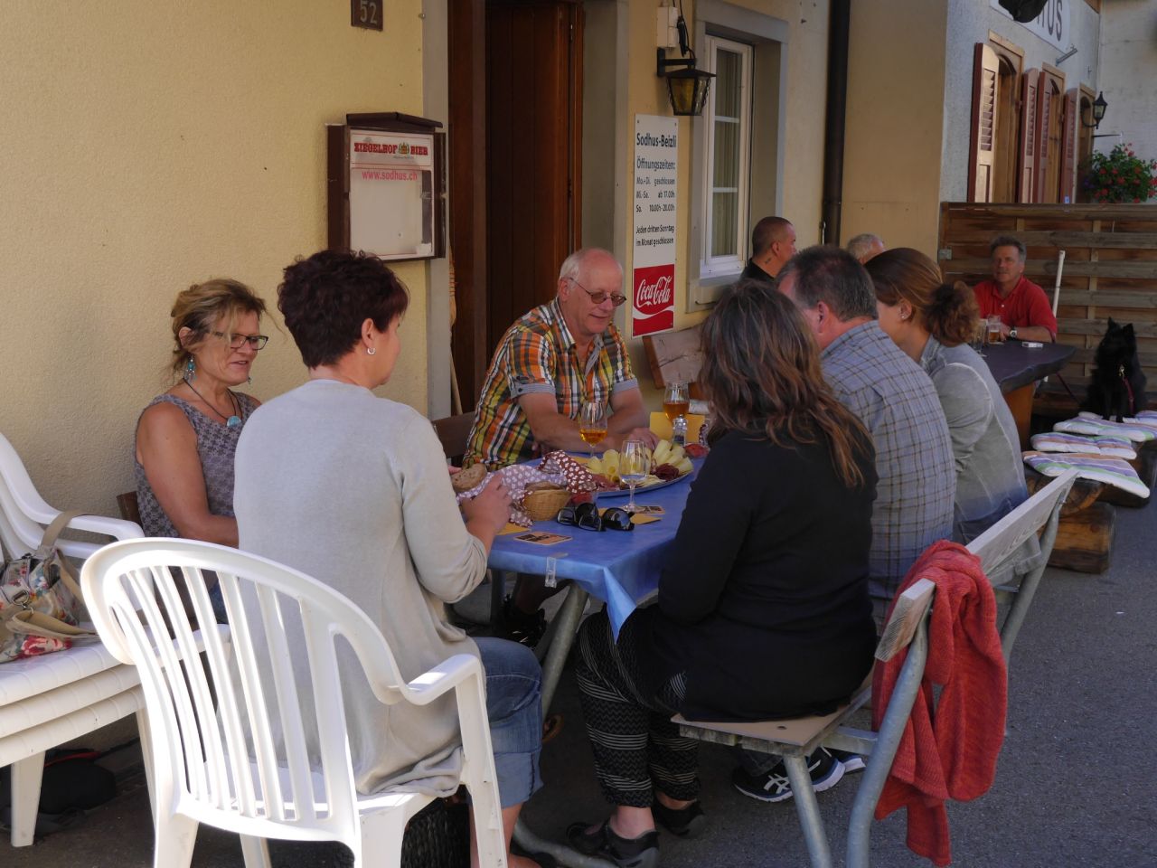 Gemütlich Trinken, Essen und Plaudern